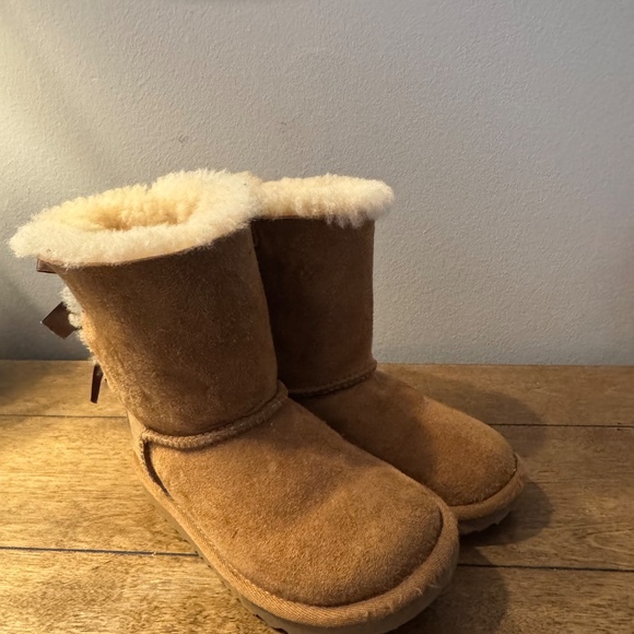 Bailey Bow II Boot - Picture 2 of 3